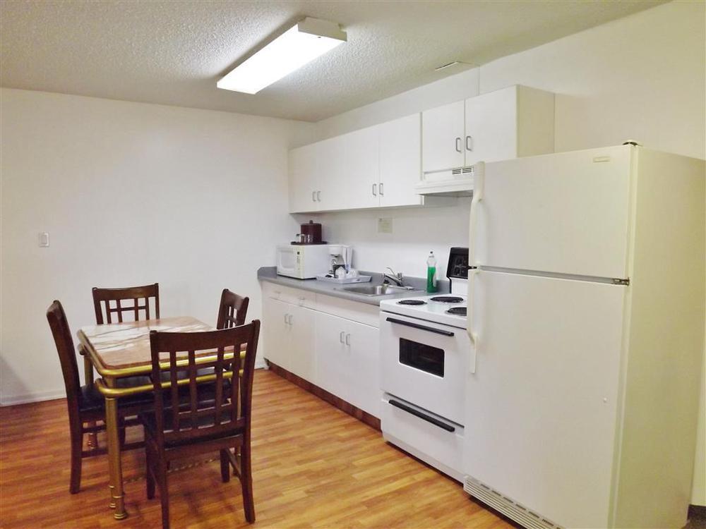 Canadas Best Value Inn Вайткорт Номер фото